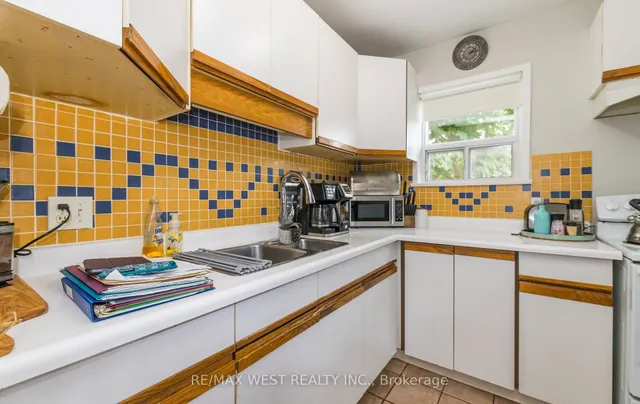 Additional image 7 of 62 Allenby Ave