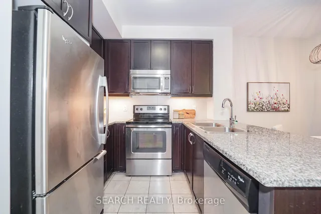 Additional image 13 of 19 Grand Trunk Cres Unit 201