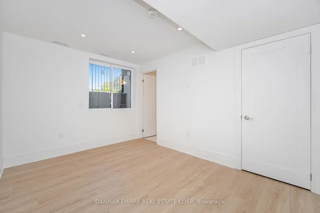 Additional image 42 of 6 Casino Crt