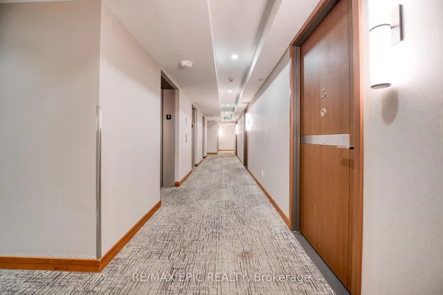 Additional image 6 of 17 Bathurst St Unit 810