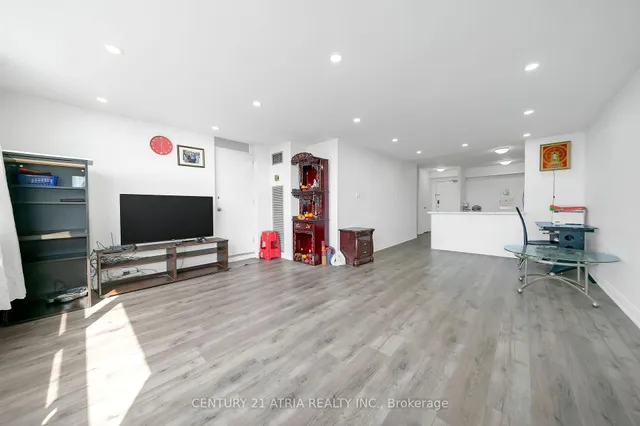 Additional image 11 of 10 Tobermory Dr Unit 1102