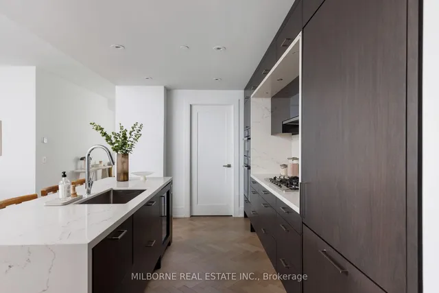 Primary image of 455 Wellington St Unit 907