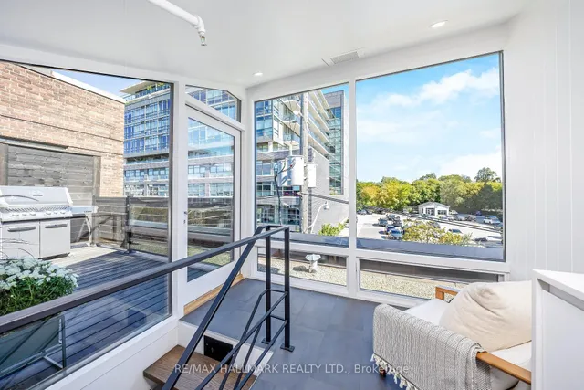 Additional image 27 of 326 Carlaw Ave Unit 102