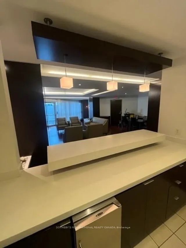 Additional image 40 of 218 Queens Quay Unit 2202