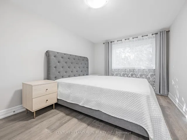 Additional image 14 of 36 Levitt Crt