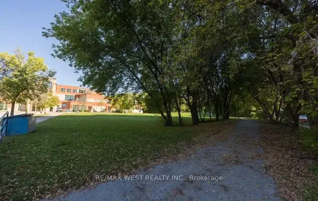 Additional image 3 of 85 Emmett Ave Unit 1405