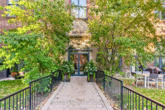 369 Sorauren Ave Unit 204