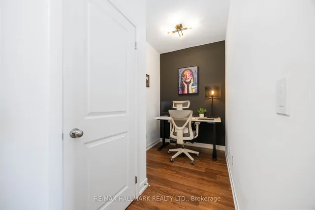 Additional image 4 of 105 George St Unit 902