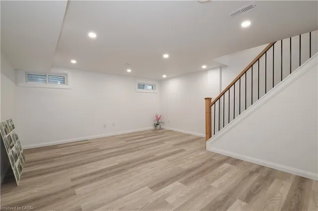 Additional image 38 of 50 Westmount Rd Unit 8