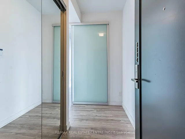 Additional image 5 of 28 Wellesley St Unit 3302