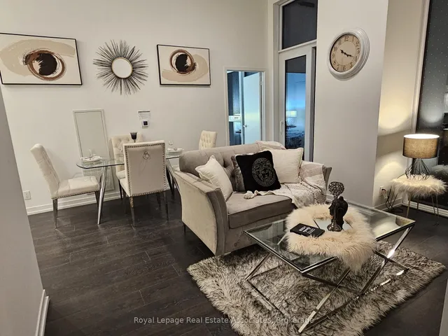 Additional image 3 of 2020 Bathurst St Unit 211