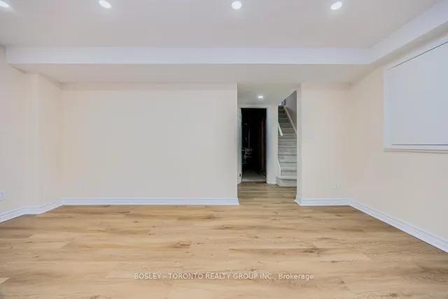 Additional image 44 of 93 Wilkes Cres