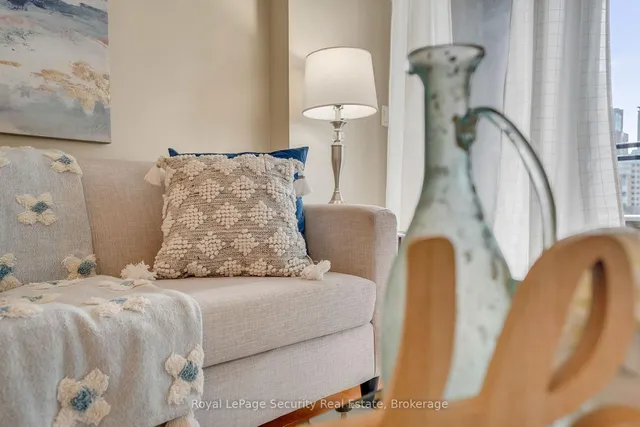 Additional image 22 of 980 Yonge St Unit 403