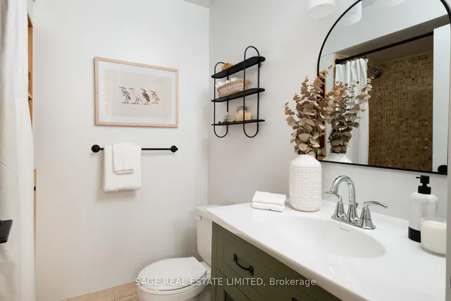 Additional image 22 of 1250 King St Unit 21