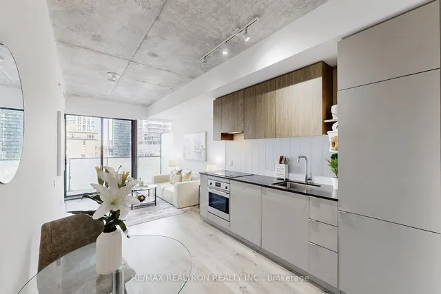 Additional image 16 of 161 Roehampton Ave Unit 508