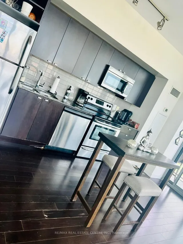 Additional image 9 of 105 The Queensway Unit 1010