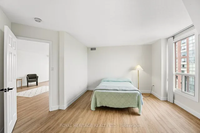 Additional image 26 of 5 Concorde Pl Unit 1208