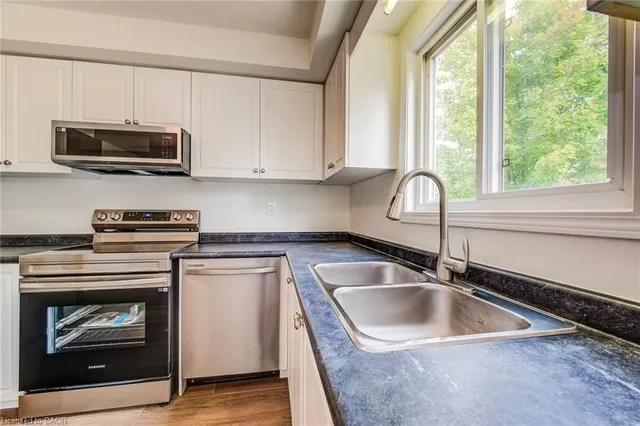 Additional image 19 of 931 Glasgow St Unit 35B