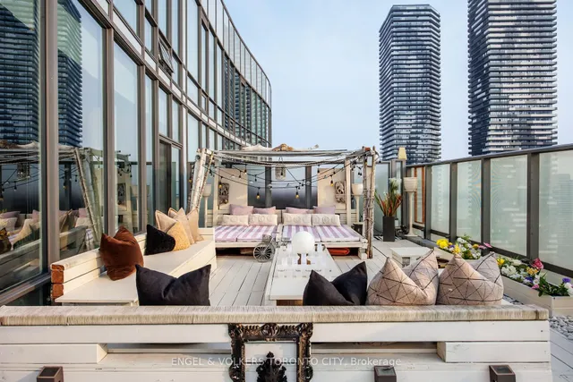 Additional image 23 of 1 Market St Unit PH3301