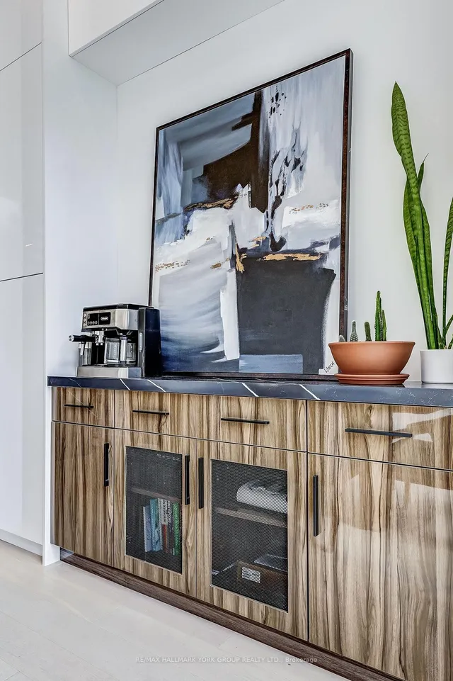 Additional image 20 of 109A Holborne Ave