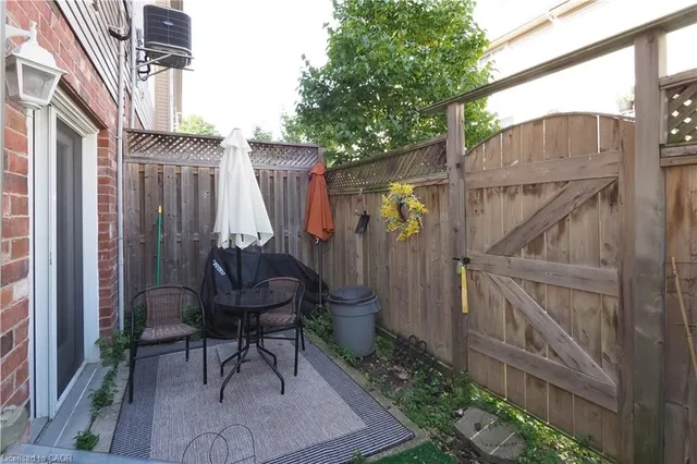 Additional image 17 of 55 Mooregate Cres Unit 12A