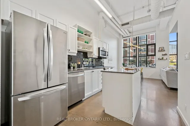 Additional image 9 of 404 King Street West St Unit 128
