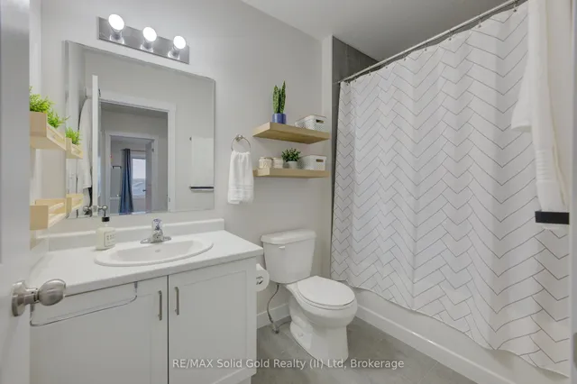 Additional image 24 of 160 Rochefort St Unit A4