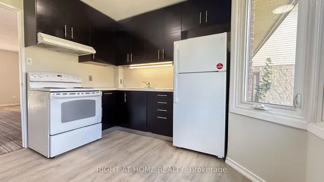 Additional image 6 of 160 Jansen Ave Unit 32