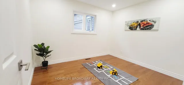 Additional image 19 of 53 Marblemount Cres