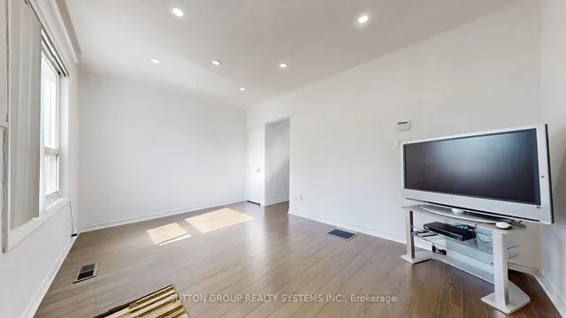 Additional image 4 of 128 Northland Ave