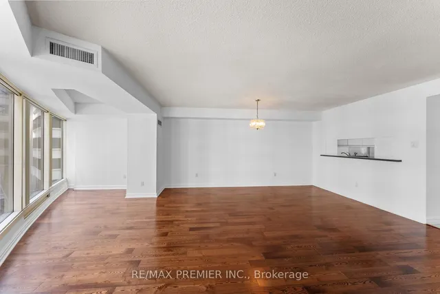 Additional image 10 of 33 University Ave Unit 502