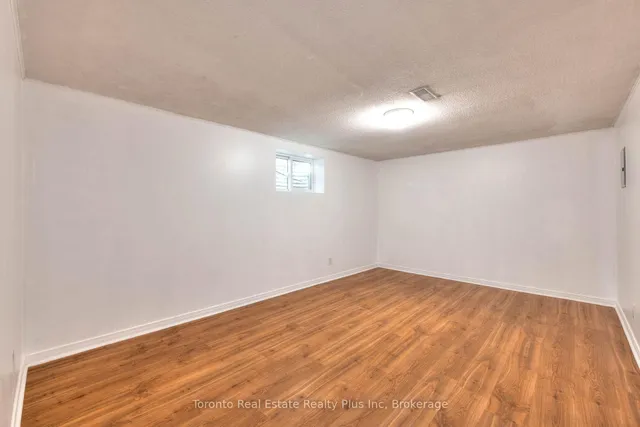 Additional image 27 of 62 Greendale Cres