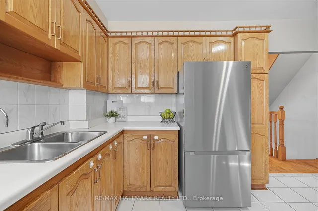 Additional image 16 of 533 Milverton Blvd