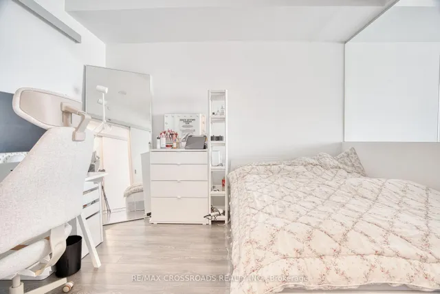 Additional image 5 of 197 Yonge St Unit 1510