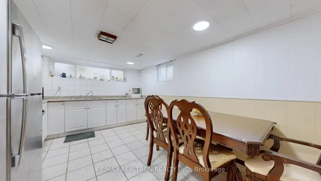 Additional image 22 of 33 Savarin St