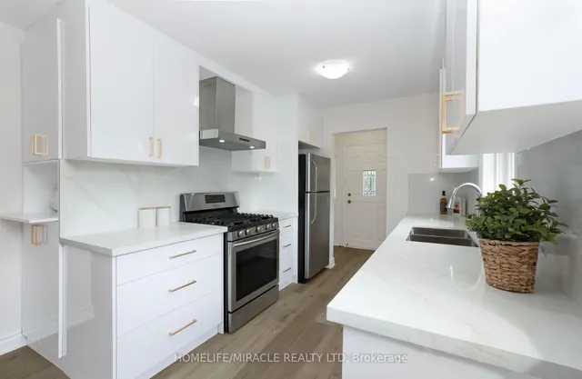 Additional image 10 of 66 Avening Dr