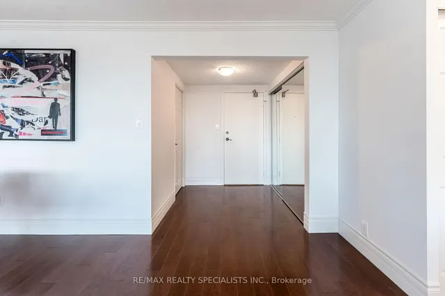 Additional image 3 of 65 Skymark Dr Unit 201