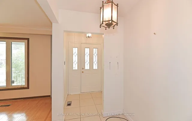 Additional image 3 of 32 Orangewood Cres