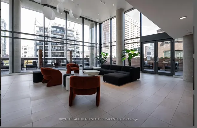 Additional image 22 of 81 Wellesley St Unit 203