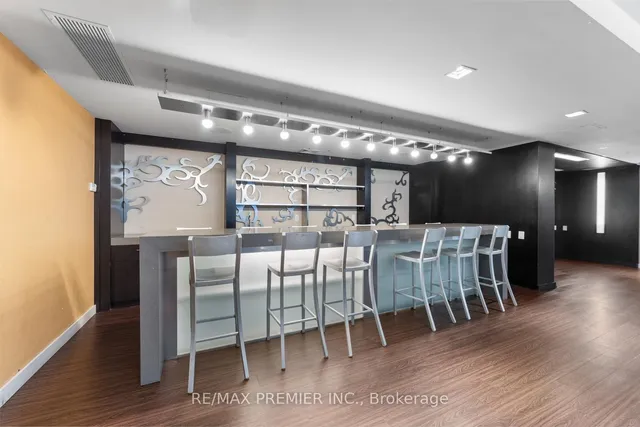 Additional image 38 of 5 Hanna Ave Unit 301