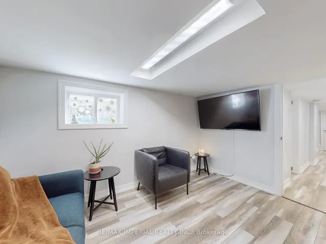 Additional image 27 of 598 Ridelle Ave