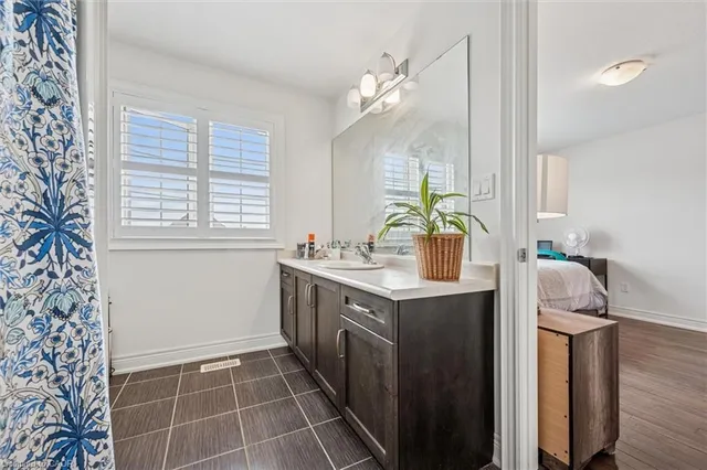 Additional image 25 of 77 Eaglecrest St