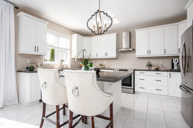Additional image 18 of 232 Shady Glen Cres
