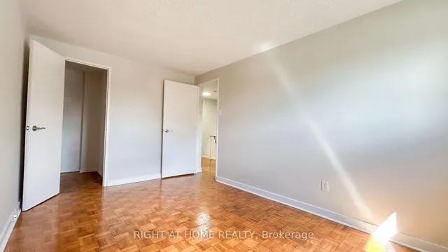 Additional image 29 of 160 Jansen Ave Unit 32