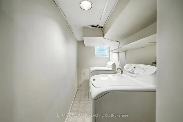 Additional image 31 of 49 Rawlinson Ave