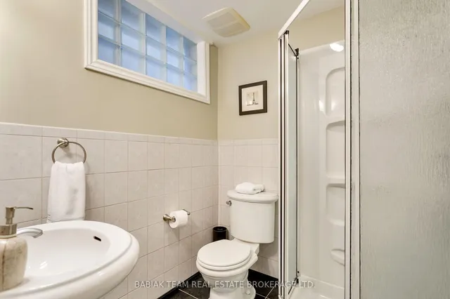 Additional image 39 of 74 Humberview Rd