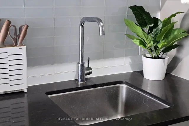 Additional image 22 of 161 Roehampton Ave Unit 508