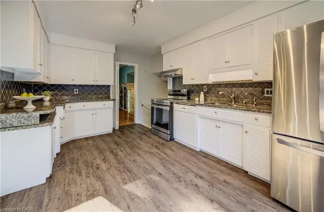 Additional image 8 of 15 Buttonwood Dr