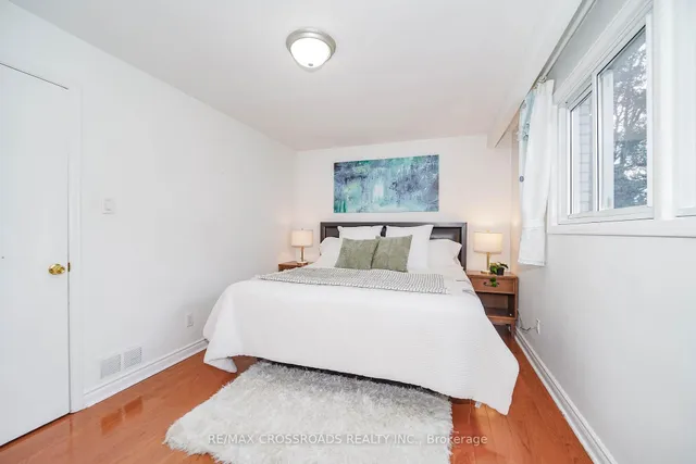 Additional image 7 of 8 Topaz Gate