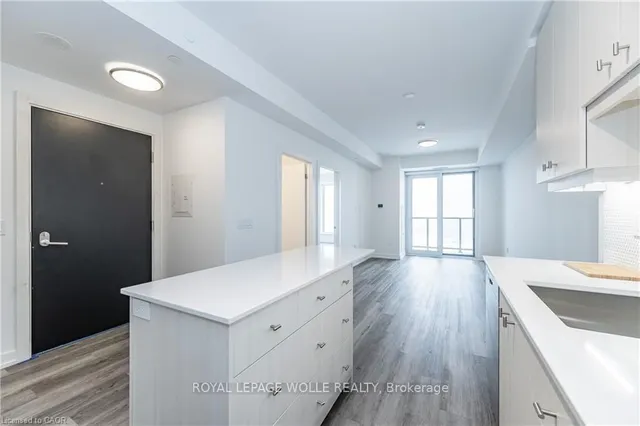 Additional image 4 of 15 Wellington St Unit 907